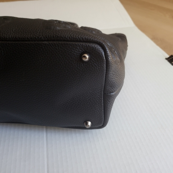 IOpelle Italia Black Skull Embossed Tote Bag - Picture 9 of 16